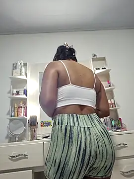 Snapshot of PauliOrtiz_1 chatting on 06/04/26, 12:44 PauliOrtiz 1 online show from 06/04/26, 12:44