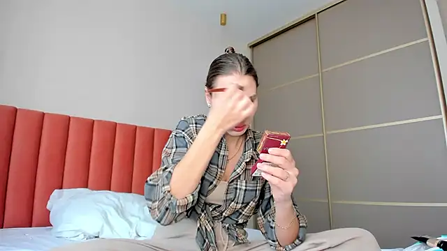 Snapshot of SofiClimbing chatting on 12/25/24, 05:37 SofiClimbing online show from 12/25/24, 05:37