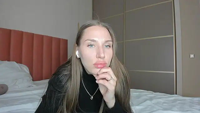 Snapshot of SofiClimbing chatting on 12/31/24, 01:19 SofiClimbing online show from 12/31/24, 01:19