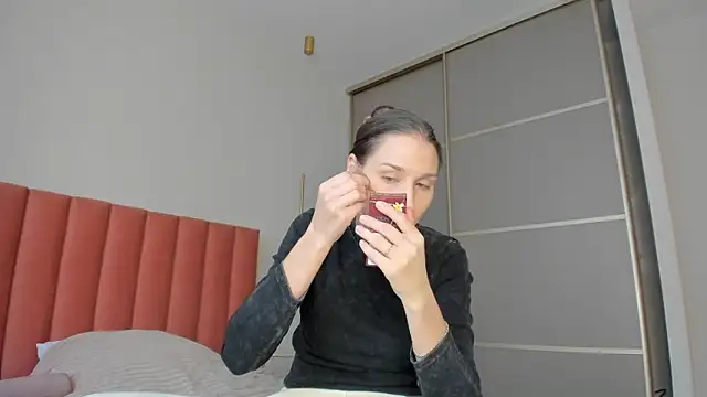 Snapshot of SofiClimbing chatting on 02/10/25, 02:41 SofiClimbing online show from 02/10/25, 02:41