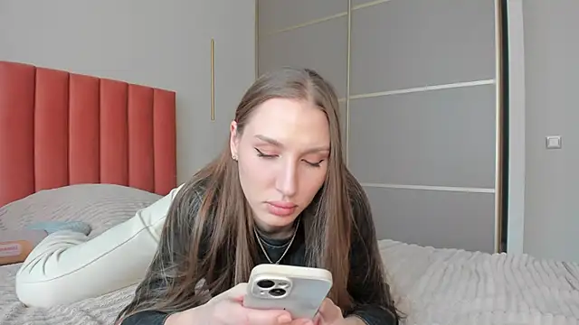 Snapshot of SofiClimbing chatting on 02/10/25, 05:47 SofiClimbing online show from 02/10/25, 05:47