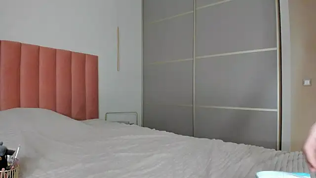 Snapshot of SofiClimbing chatting on 02/18/25, 12:48 SofiClimbing online show from 02/18/25, 12:48