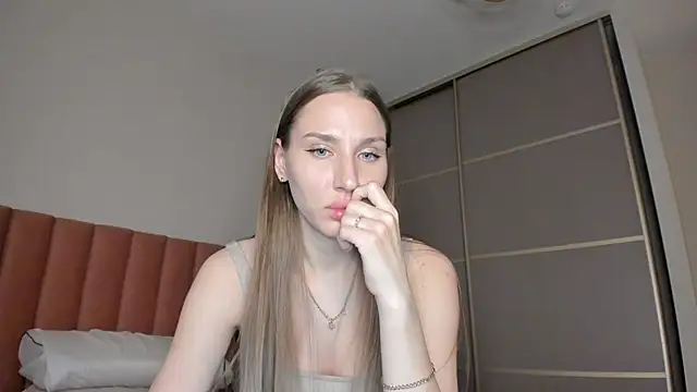 Snapshot of SofiClimbing chatting on 03/07/25, 03:08 SofiClimbing online show from 03/07/25, 03:08