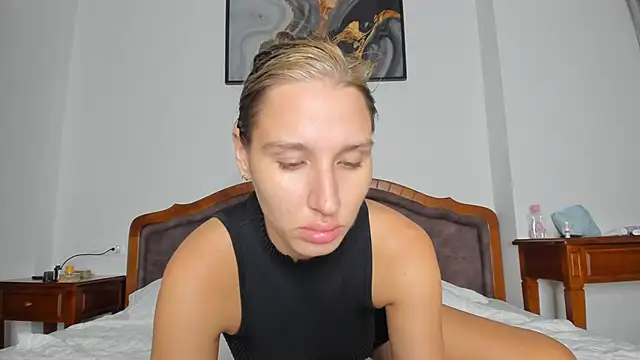 Snapshot of SofiClimbing chatting on 10/11/25, 04:05 SofiClimbing online show from 10/11/25, 04:05