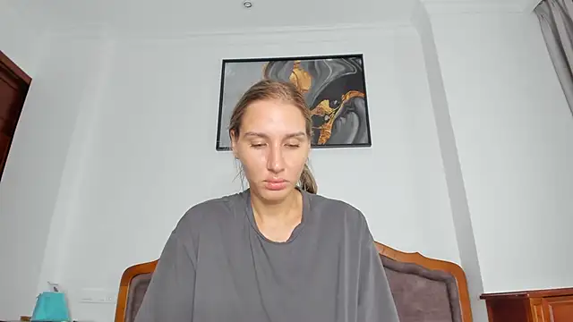 Snapshot of SofiClimbing chatting on 10/15/25, 05:40 SofiClimbing online show from 10/15/25, 05:40