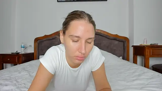 Snapshot of SofiClimbing chatting on 11/25/25, 06:24 SofiClimbing online show from 11/25/25, 06:24