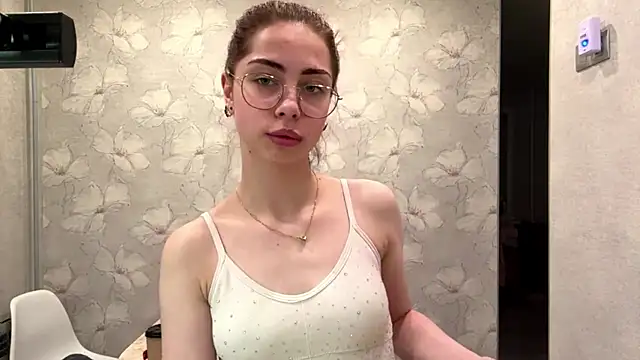 LianaMagic online show from 06/06/26, 05:06