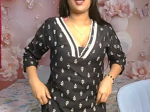 givenchilly online show from 07/28/26, 07:50