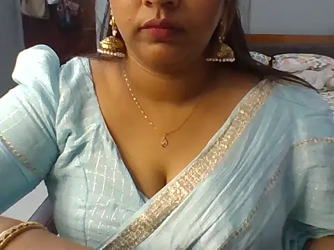 Snapshot of Tamil_hot_Meenu chatting on 06/02/26, 02:30 Tamil hot Meenu online show from 06/02/26, 02:30