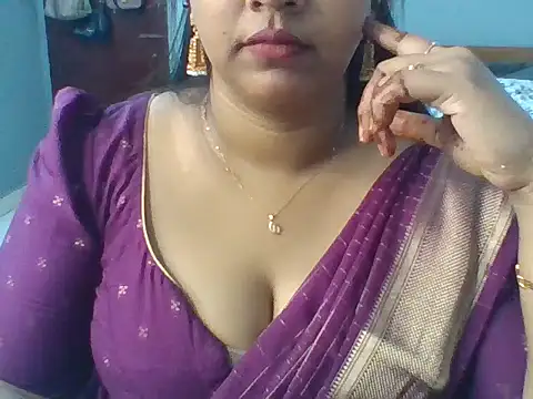 Snapshot of Tamil_hot_Meenu chatting on 06/09/26, 03:23 Tamil hot Meenu online show from 06/09/26, 03:23