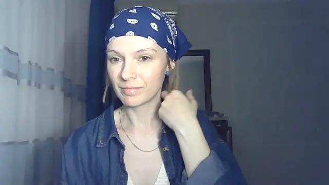 Snapshot of AdelleLovee_ chatting on 06/07/26, 06:11 AdelleLovee online show from 06/07/26, 06:11