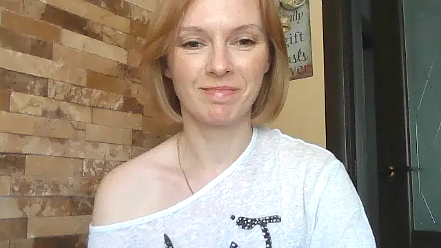 Snapshot of AdelleLovee_ chatting on 06/11/26, 12:03 AdelleLovee online show from 06/11/26, 12:03