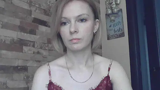 Snapshot of AdelleLovee_ chatting on 06/13/26, 08:34 AdelleLovee online show from 06/13/26, 08:34