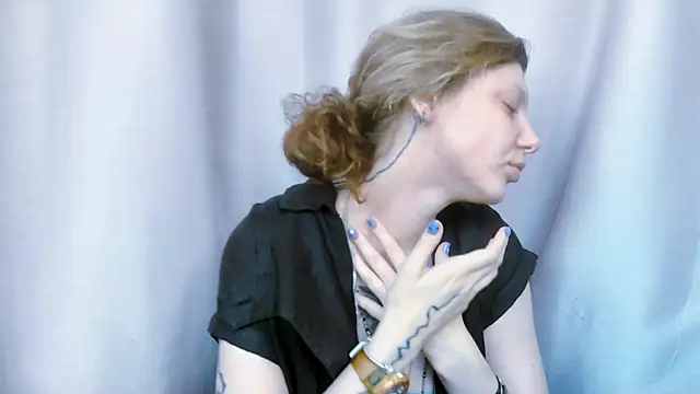 VivienDarkbloom online show from 06/06/26, 12:43