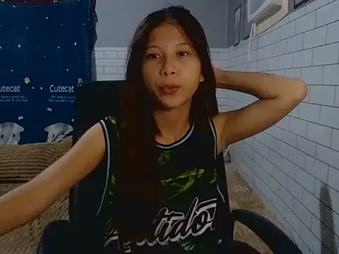 Freshxxcherryxoxo online show from 06/04/26, 10:32