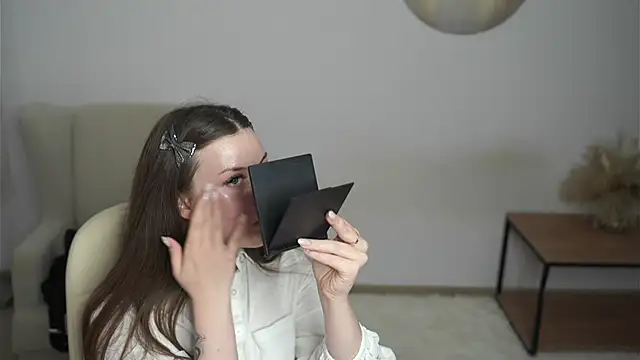 Snapshot of EleonorAchor chatting on 06/04/26, 12:55 EleonorAchor online show from 06/04/26, 12:55
