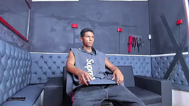 Snapshot of Yoel_Blessed chatting on 06/11/26, 12:03 Yoel Blessed online show from 06/11/26, 12:03