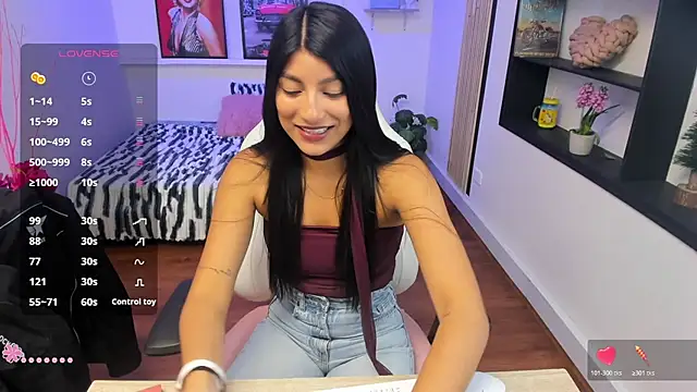 Hailey Adams online show from 07/16/26, 12:22
