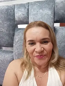 Snapshot of Sara_hilton02 chatting on 06/06/26, 02:44 Sara hilton02 online show from 06/06/26, 02:44