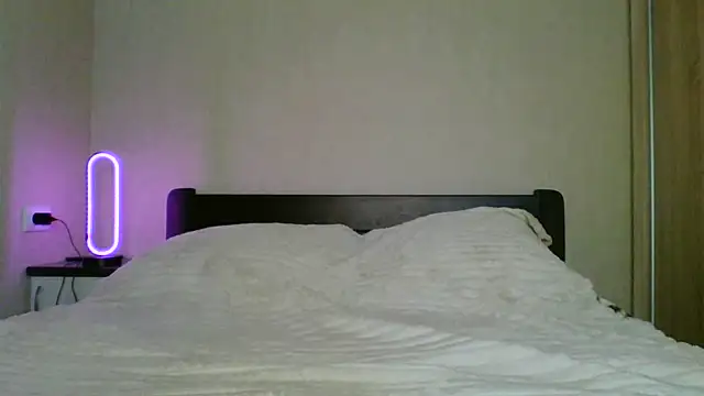 elliza snow online show from 07/28/26, 09:15