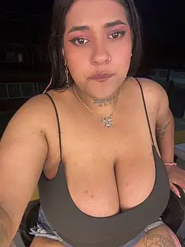 Nahomy-fire online show from 07/02/26, 03:23