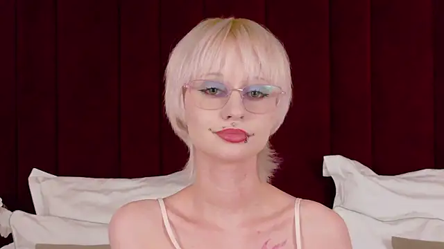 LauraDiazz online show from 07/28/26, 07:39