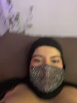 Yasminee  online show from 06/11/26, 02:53