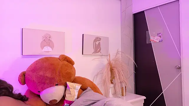 EmiilyLovex online show from 06/26/26, 06:12