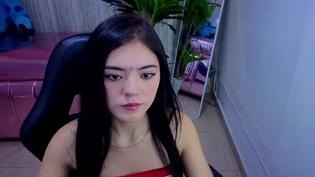 Snapshot of vaneloppe_t_ chatting on 06/07/26, 12:53 vaneloppe t online show from 06/07/26, 12:53
