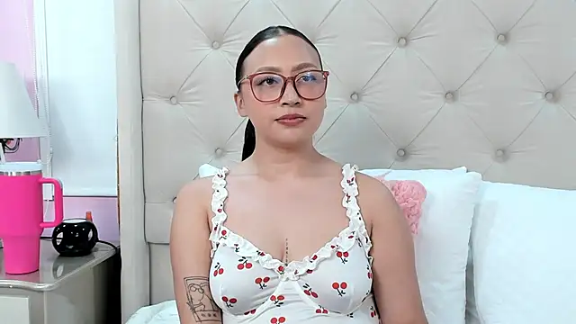 Snapshot of alana_taylor_bss chatting on 06/11/26, 12:32 alana taylor bss online show from 06/11/26, 12:32