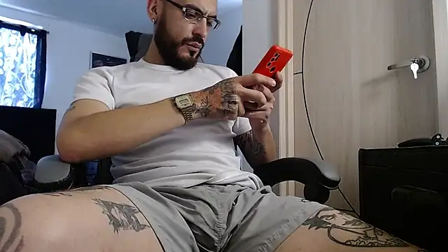 Snapshot of MalekXarxxx chatting on 06/09/26, 03:45 MalekXarxxx online show from 06/09/26, 03:45