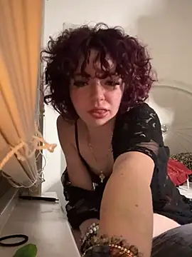 petitewhitebaee online show from 07/04/26, 05:24