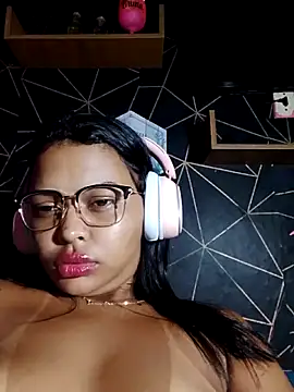 Silmara21 online show from 06/05/26, 05:03