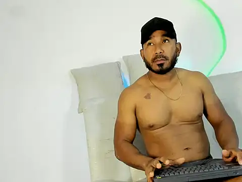 Snapshot of LeoCarter_ chatting on 06/04/26, 01:06 LeoCarter online show from 06/04/26, 01:06