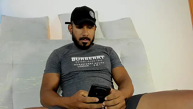 Snapshot of LeoCarter_ chatting on 06/09/26, 01:01 LeoCarter online show from 06/09/26, 01:01