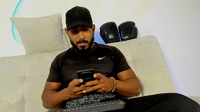 Snapshot of LeoCarter_ chatting on 06/12/26, 12:59 LeoCarter online show from 06/12/26, 12:59