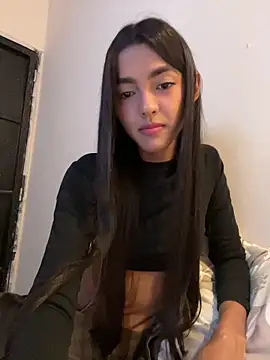 Snapshot of mia_honeyy_ chatting on 06/09/26, 12:44 mia honeyy online show from 06/09/26, 12:44