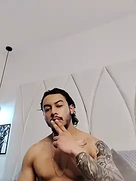 Justin WhiteJS online show from 06/12/26, 01:43