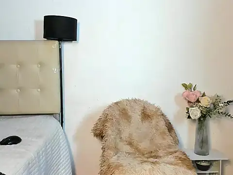 YourladyLia  online show from 06/17/26, 07:59