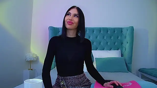 KaylaMous online show from 06/17/26, 06:27