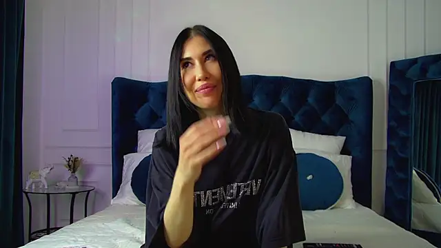 KaylaMous online show from 07/12/26, 06:21