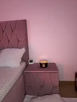 Snapshot of -IrisDesiree- chatting on 06/04/26, 02:12 -IrisDesiree- online show from 06/04/26, 02:12