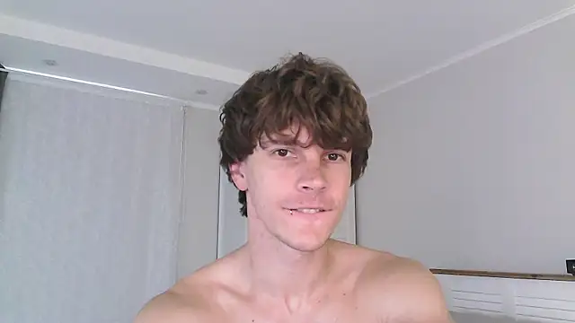 Snapshot of Eric_Crush chatting on 07/08/26, 04:28 Eric Crush online show from 07/08/26, 04:28