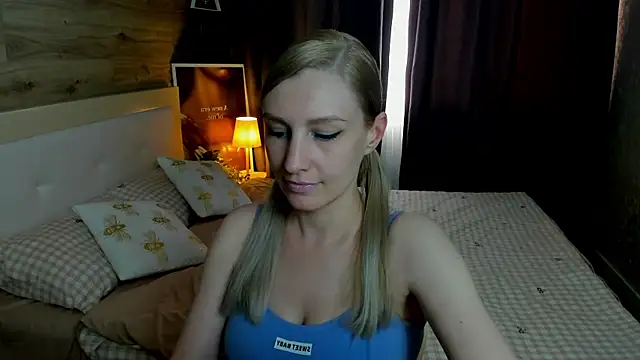 ReginaAmour online show from 06/10/26, 01:43