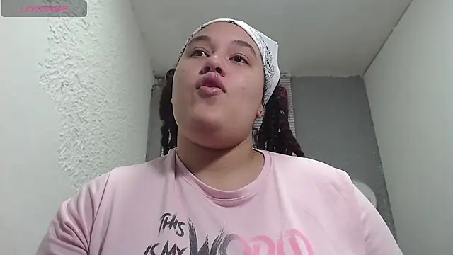 leilasosexy online show from 07/06/26, 12:57