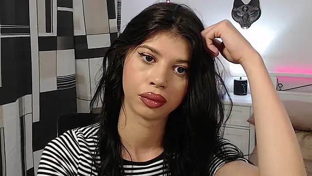 Snapshot of Student_Zebra20 chatting on 06/13/26, 01:58 Student Zebra20 online show from 06/13/26, 01:58