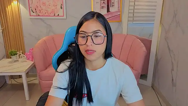 Snapshot of lia_x_a chatting on 06/04/26, 01:06 lia x a online show from 06/04/26, 01:06
