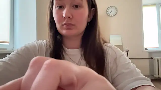 Snapshot of InesBarraz chatting on 06/04/26, 12:11 InesBarraz online show from 06/04/26, 12:11