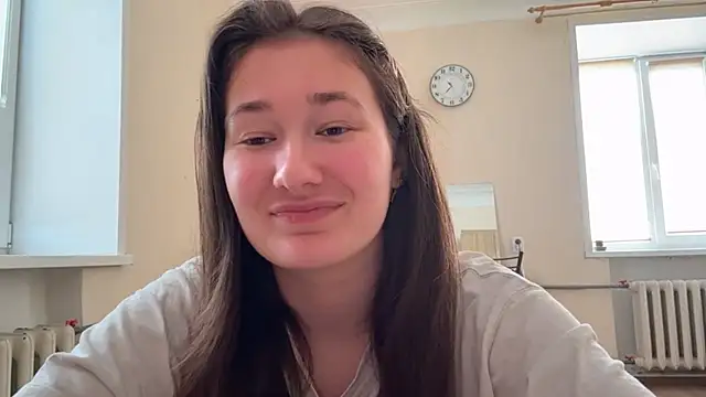 Snapshot of InesBarraz chatting on 06/15/26, 12:18 InesBarraz online show from 06/15/26, 12:18