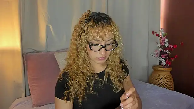 Snapshot of sensual_fer chatting on 06/09/26, 12:50 sensual fer online show from 06/09/26, 12:50
